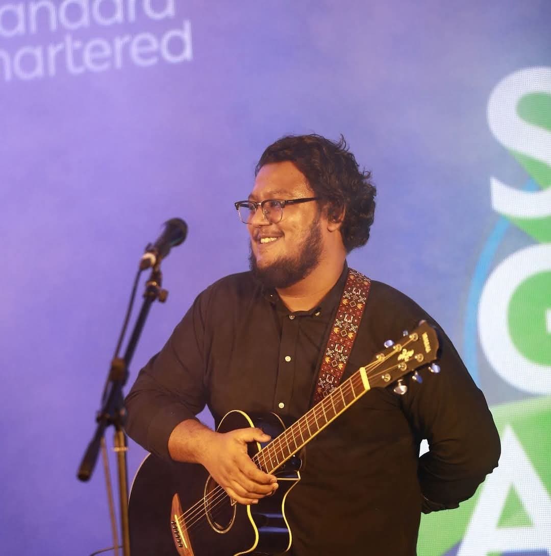 Acoustic, corporate stage
